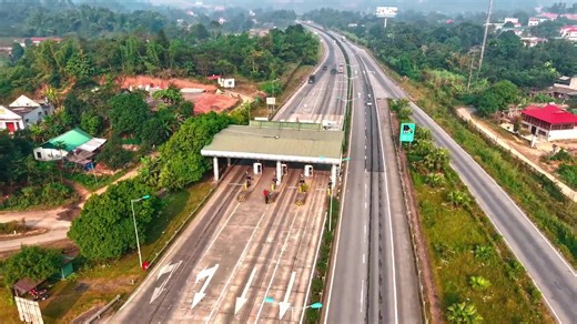 Cùng theo dõi livestream Tasco Mobility Day 2025 – sự kiện lần đầu tiên Tasco giới thiệu một cách trọn vẹn bức tranh hệ sinh thái giao thông – di chuyển toàn diện, mang lại trải nghiệm an tâm cho khách hàng sử dụng xe (peace-of-mind customer experience). Trong khuôn khổ chương trình: 🔹 Lắng nghe ông Hoàng Anh Tuấn – Tổng Giám đốc Tasco Auto chia sẻ góc nhìn toàn cảnh về hệ sinh thái Tasco, đặc biệt là Tasco Auto 🔹Trọng tâm kế hoạch phát triển của Tasco Auto trong năm 2026 🔹Câu chuyện phía sau