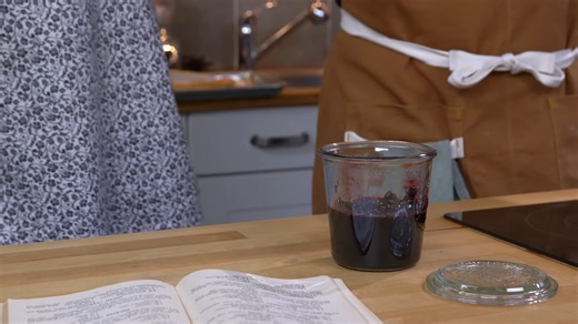 This 1940s homestead recipe for spiced currants still works today
