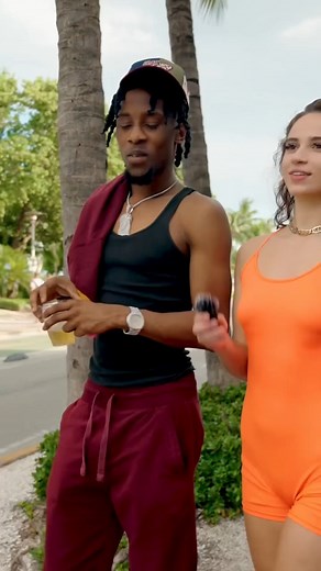 4.8K views · 52 reactions | Kiss  me or slap me 掠 Follow for more videos  #kissorslapp #Grab #slap #slapchallenge | Silly Head Gaming | Facebook