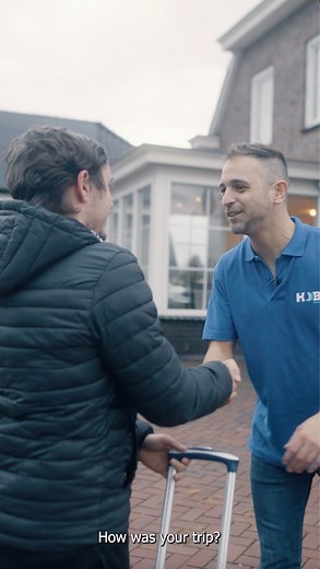 Part 1 What kind of support can you expect living in a HOBIJ house? Our dedicated house coordinators visit the housing locations often and are there to assist with all kinds of questions, from fixing things to solving problems - they've got it all covered! 🤝 This way, they help maintain the quality of your living space. | HOBIJ