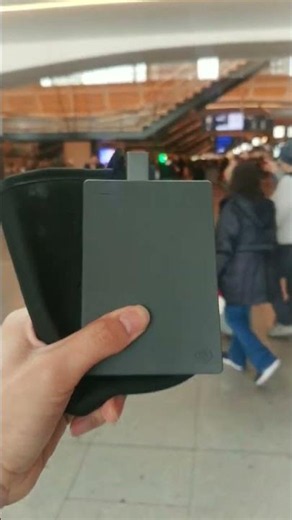 Je suis SDF, on m'a pris mon disque dur avec tous mes souvenirs! Aidez moi à le retrouver 😭