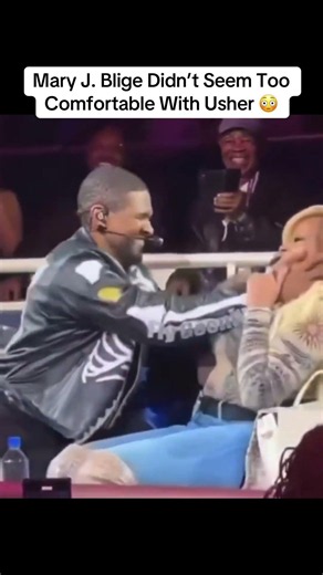 Mary J. Blige Didn't Seem Too Comfortable With Usher. #usher #chrisbrown