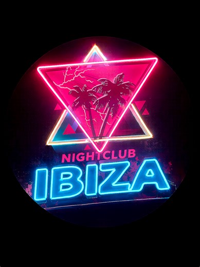 Noche Inolvidable en la Mejor Discoteca de Ibiza