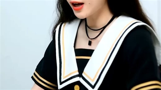 G512机械键盘带来钢琴般的打字手感，键程流畅，适合长时间写作与游戏，提升效率又减缓疲劳。