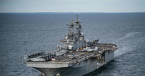 Pokaz siły NATO. Flagowy okręt USA w Polsce