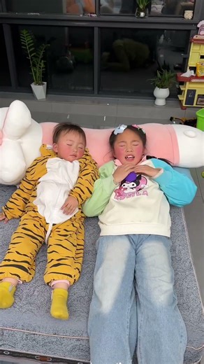 姐姐吹完气球才肯睡觉？#实用好物#好物推荐 #funny