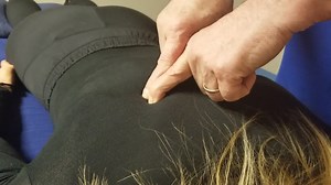 The Basic Bowen shoulder/ thoracic procedure opens up the thoracic spine The first 4 moves effect the diaphragm. Move 5-6 reduces the tonus of the teres major and latissimus dorsi, enhances range of motion of the shoulder, energetically it a enhancement point for the cranial channel flow to the TMJ. Moves 7-8 reduces tonus to the leveator scapular, upper thoracic spine and upper trapezius . Respiration may noticeably deepen and help with overall body relaxation. The Basic Shoulder/Thoracic Proce