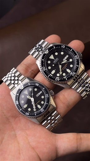 Watch Flow ¦ Vintage and Rares on Instagram: "Seiko SKX Series “SKX013 and SKX007J" Ref. [7S26] 7S26 movement Case size: 38mm / 42mm Lug width: 20mm / 38mm Brand New AM Seiko Jubilee Fits up to 9in Professionally Serviced All original watch piece [AM insert 013] Comes with a premium Watch Box 🏷️14,800 PHP | 255usd SKX013 🏷️ 11,400 | 199usd SKX007J Disclaimer: Watch Flow PH is an independent reseller of pre-owned watches and is not affiliated with any of the brands featured. Manage expectations