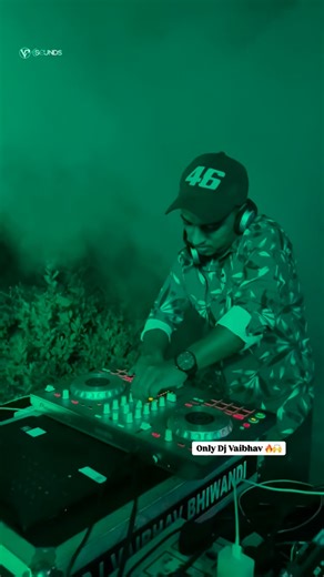 Vaibhav Naresh Patil on Instagram: "Beat To Beat mixing 🙌🏻🔥 Only Dj Vaibhav Bhiwandi #djs #djvaibhavbhiwandi #djremix #djlife #explorepage #trending #soundlovers🔊🎛️🎧 #soundline #djlineup #djopretor #djlove #djlovers❤️ #explore"