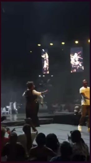 This song of worship is a sound that we forever shout at His Throne! Hallelujah (Live at the City Sports Center) is OUT NOW on YouTube. Watch, Share and Subscribe: https://youtu.be/_GZWjhBeyos #ministermahendere #hallelujah #citysportscenter #gpwg4 #liveconcert #zimgospelmusic