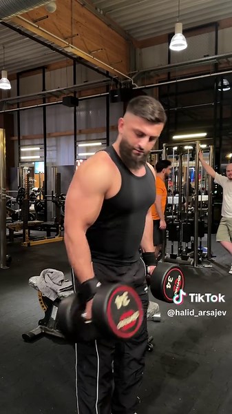 Bizeps Battle gegen den Gorilla: Dein Fitness Workout