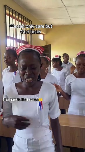 #thehandsthatcares #fyppppppppppppppppppppppp #viral_video_tiktok #collegeofnursing #studentnurse #goviraltiktok #fypviral #studentnursesoftiktok #nursingstudent #nursingschool