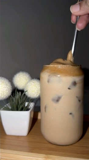 ICED LATTE #coffee #coffeelatteart
