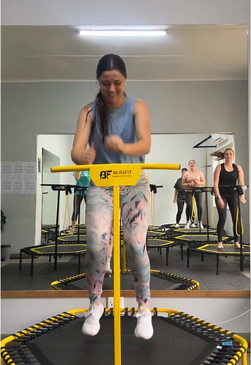 If you have the time to scroll on social media for over an hour, there’s no excuse to skip a 45 minute workout 💪🏼 #blissfit #jumpingfitness #blissfittrampolinefitness #reboundingfitness #trampolining #minitrampolineworkout #southafrica #hiit #cardiovascularfitness #lowimpact #bounce