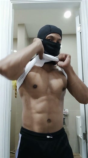 Built Different 😤🔥 10/10 #bodyaesthetic, #workoutmotivation, #fitnessreels, #fyp, #viralfitness,