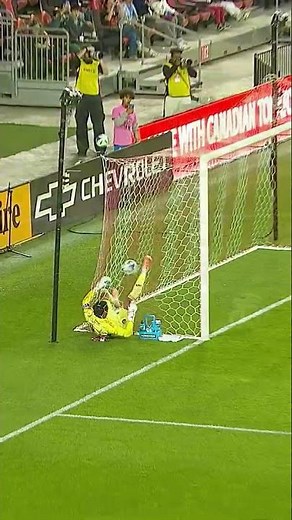 Set-piece magic from Mihailovic 😍 #mls #soccer #highlights