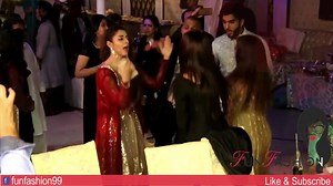 Maya Ali and sajal Ali Crazy Dance On Friends Wedding | Fun Fashion