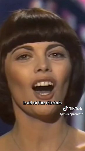 Mireille Mathieu - Mille Colombes: Une Émotion Nostalgique