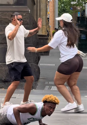 I was just doing my pushups 😂 #reels #comedy #funny #explore #usa