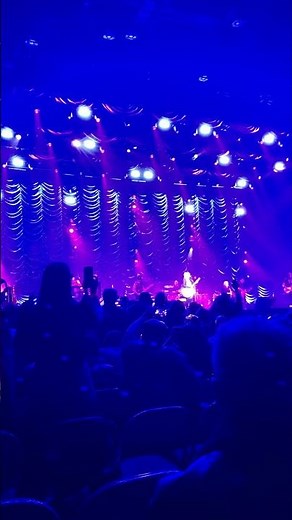 ‘THESE DREAMS’ HEART IN VANCOUVER 2025 #heart #nancywilson #80smusic #annwilson #classicrock