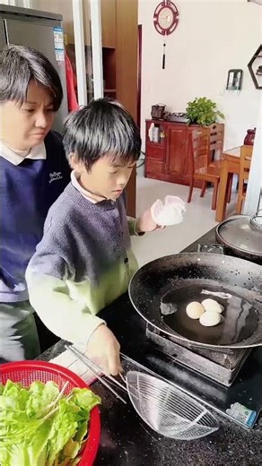 Leather jacket trick without steaming rack #funny #littlefamily #food