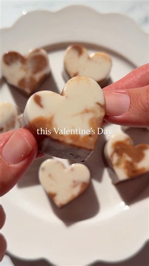 Just 4 ingredients! 🤎🤎🤎🤎 What you need: 3 tbsp gelatin 3/4 cup water 1 cup coconut cream 2 tbsp maple syrup 2 tbsp cacao powder How to: 1. In a small bowl combine gelatin and water and let bloom for 5 minutes. 2. In a saucepan combine coconut cream and maple and stir to combine. Pour in gelatin. 3. Simmer over a low heat until dissolved. 4. Pour half the mixture in to gummy moulds and set in fridge. 5. Add cacao powder and simmer on a low heat until all combined. 6. After 10 minutes pour ove