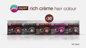 Sometimes, that grey hair or two can change the way you experience life. Don’t let grey hair stop you from living your life to the fullest. Ab Godrej Expert Rich Crème ke saath #RuknaNahi, okay? | Godrej Expert