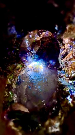 Oregon has hundreds of geothermal sites, but only about 30 to 50 hot springs are commonly considered safe and accessible for soaking. Most are too hot, too small, unstable, privately owned, protected, seasonal, or unsafe. Many lack stable pools, legal public access, or consistent, safe water temperatures. Some small, seasonal hot springs are even flooded by nearby rivers or diluted by groundwater seepage, leaving the water too cold to soak, just like this one. In the McKenzie River area, three h