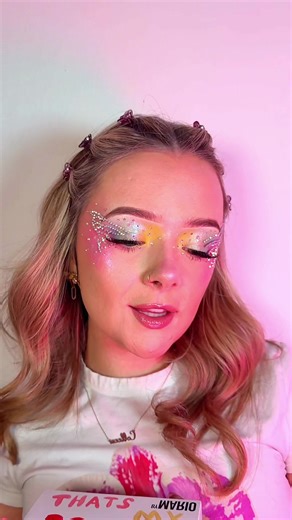 the eyeshadow oh myyyyy😭 been a sec since I’ve done a lyric stopmotion video but I had my pink light too bright ooops I am sorry, but creative makeup is SO BACK thanks to @Sophia Sinot and @Zara Larsson 🩷 @Garnier UK @CeraVe moisturiser @nyxcosmetics_uk butter melt glaze @rimmellondon concealer @e.l.f. Cosmetics UK contour wand @EYLURE LONDON pre glued clusters @Glisten Cosmetics LTD star stamp @Anastasia Beverly Hills brow pencil @Fenty Beauty lipgloss @Boots UK #stopmotion #animation #zarala