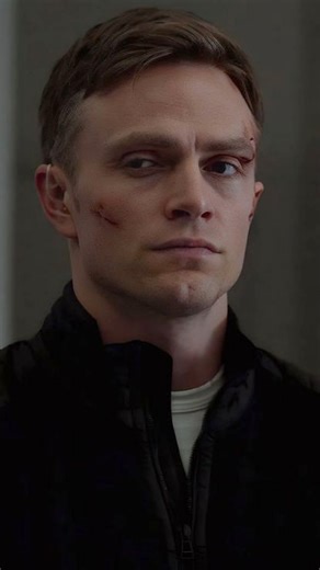 🍿 on Instagram: "Dex is the perfect example of how precision can turn deadly when a broken mind is pushed too far. Every scene with him feels like a blade thrown with intent—sharp, cold, and impossible to escape. Under the direction of multiple directors guided by showrunner Erik Oleson, Daredevil Season 3🎥 shapes Dex into one of the most gripping and unpredictable antagonists in the entire series. His downfall is portrayed with chilling detail: a man with perfect aim but a broken moral compas