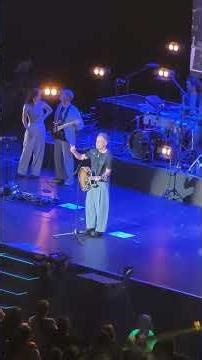 Jorge Drexler at the Movistar Arena Buenos Aires 2026