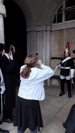 Buckingham Palace King's Guard Disrespectful - Part 1