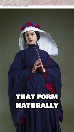 Drawing clothing folds is easy when you notice this 🤯 #drawingtutorial #howtodraw #drawingtips