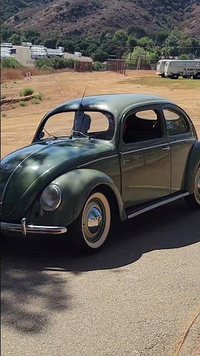 Rare 1950? Split-Window VW Beetle Driving Out – Vintage Air-Cooled Classic