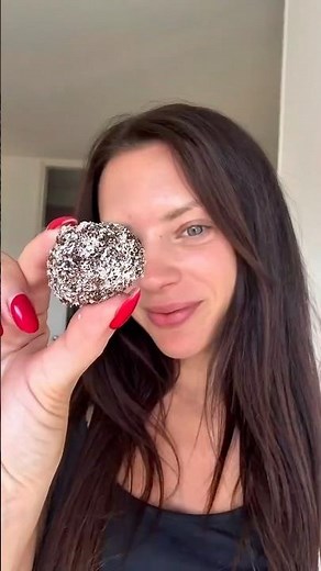 4-Ingredient Chocolate Coconut Balls 🥥🍫