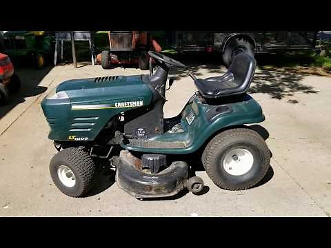 Craftsman LT1000 Lawn Tractor Walk-around