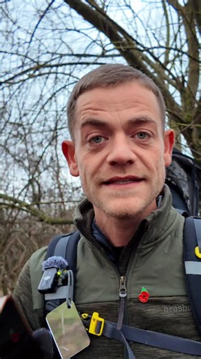 TheLionGlass 🦁 - Jordan Rassas on Instagram: "The average person now looks at their phone for 2.5 hours a day - if you add this up over 365 days this works out at 912.5 hours - or 38 days If you multiply this by 18 years of a child’s life that is potentially 684 days you are missing of your child’s life 1.87 years - have been lost - because you wanted to check that email or look at what Karen had for dinner on Facebook Scary - can our New Year’s resolution be to look at and interact with our ch