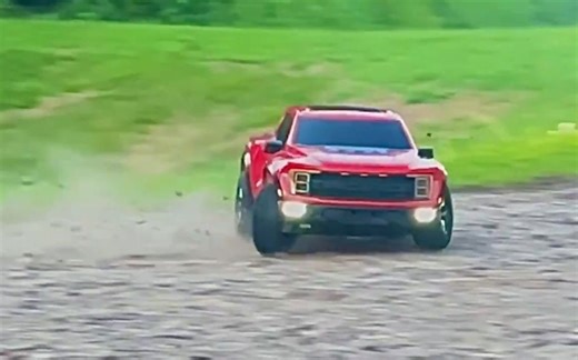 长轴距SLASH 下地视频，traxxas 猛禽R短卡遥控车