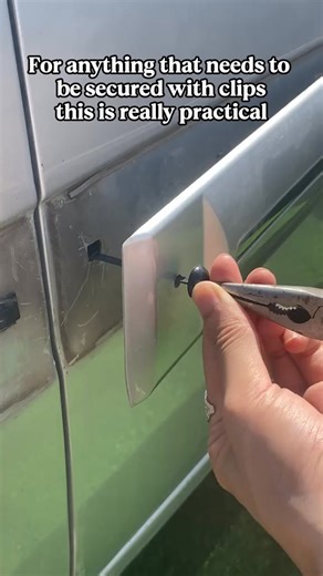 ¿Cables desordenados y artículos sueltos que te vuelven loco? 😵‍💫 Estas hebillas de enlace de cable de nylon de servicio pesado son su solución para organizar cables, asegurar herramientas o incluso reparaciones rápidas de bricolaje. ⚡ Súper duradero, reutilizable y fácil de usar, ¡solo cremallera, bloqueo y hecho! Perfecto para el hogar, el garaje, los viajes o el uso al aire libre 🚗🏠. Una vez que los pruebes, ¡querrás un paquete en todas partes! 😍 | Nante Wind