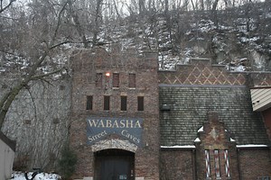 Ultimate Guide to Wabasha Street Caves, Minnesota (Tours, Pricing, History, Map)