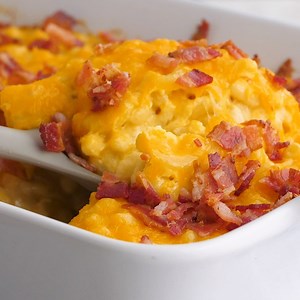 This Smoked Bacon Macaroni and Cheese is a delicious recipe filled with 4 kinds of cheese and loaded with smoked bacon. Printable Recipe: https://www.cravingsofalunatic.com/smoked-bacon-macaroni-and-cheese/ | Cravings of a Lunatic