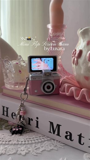 Capture Memories with the Cutest Mini Flip Screen Digicam