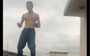 这种转身要有停顿感也太难了吧，转的我都腰肌劳损了