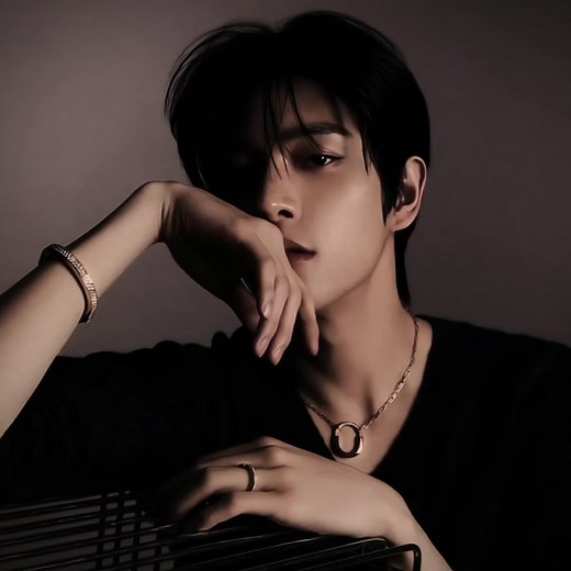 HE'S SO FINEEE !! Cr:@.urfavedit #jake #enhypen #engene #moots? #fyp #foryou