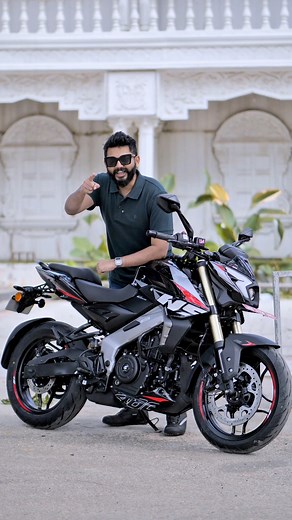 113K views · 2K reactions | New Pulsar NS400 in Kochi Power boosted from 40PS to 43PS, redline now at a screaming 10,700rpm in Sport Mode.0–60 km/h drops to 2.7s, 0–100 in just 6.4s — and top speed climbs to 157 km/h… all while still delivering 28 km/l. Now with 150-section rear radial, radial front tyre, and sintered brake pads for up to 7% shorter stops.Plus: Bajaj’s Sport Shift tech — for true clutchless quickshifts. #Pulsar #ns400 #kochi | ClutchLess Perspective | Facebook