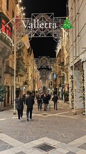 Valletta street malta📍🌲 #malta #valletta #Christmas #christmastree #everyoneシ゚ #highlightsシ゚ #viralpost2025シ #foryoupagereels #November2025 #christmastree2025 | Noora Nupor