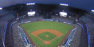 Padres, Dodgers play through earthquake