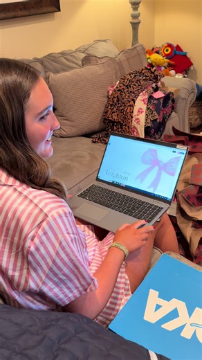 When your Mama killed the Ticketmaster wars! @Rileygreen @Treaty Oak Revival @Megan Moroney @morganwallen #viral #bestchristmasever #ticketmaster #concerts #momdaughtertiktok