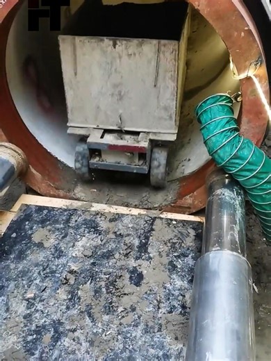 Watch this amazing time-lapse! 🔥 We’re recording the jacking process of DN1500 rainwater pipes—slow motion shows every detail of the underground installation! This DN1500 concrete rainwater pipe is a key part of urban drainage. It’s mainly used for rainwater discharge, flood control and waterlogging prevention, keeping the city safe during heavy rains. It also helps with municipal sewage discharge and road culvert construction. Its advantages are obvious: high strength, pressure resistance, wea