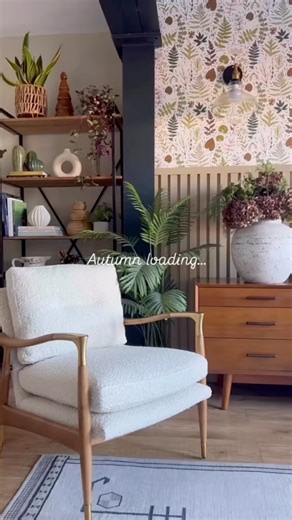 We’ve had such a good summer, I’m not quite ready for it to be over. The weather has been amazing, but I am quite looking forward to Autumn! Mainly because I don’t have the urge to be on the beach all the time and might actually get some work done 😂😂 #autumnvibes #autumnstyle #autumn #FallVibes #FallDecor #AutumnReady | Melanie Jade Design